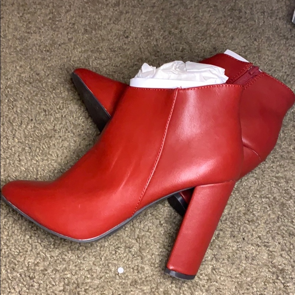 Shoes - Picture 4 of 4